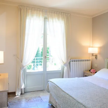 Ortensia Aparthotel 3*